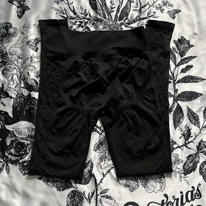 Victoria’s Secret PINK seamless contour shiny black leggings